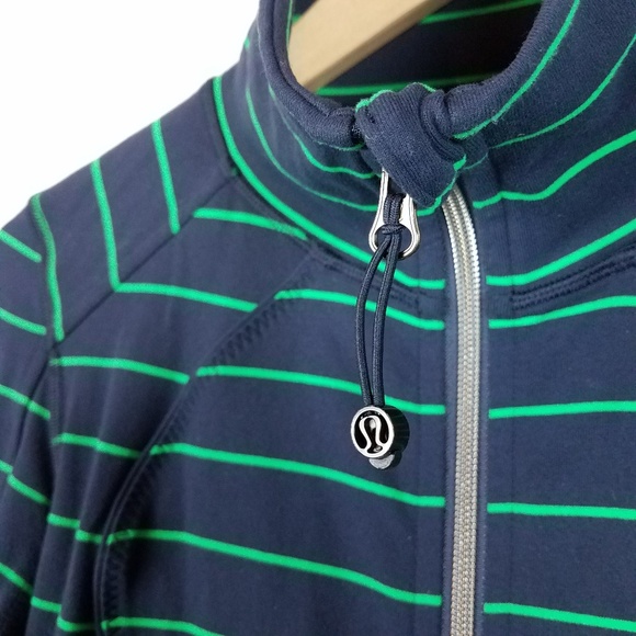 Lululemon Jacket 4 - Picture 4 of 7